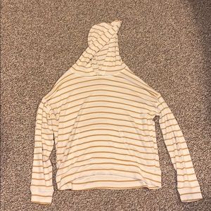 American Eagle Hooded Sweater w/ pocket